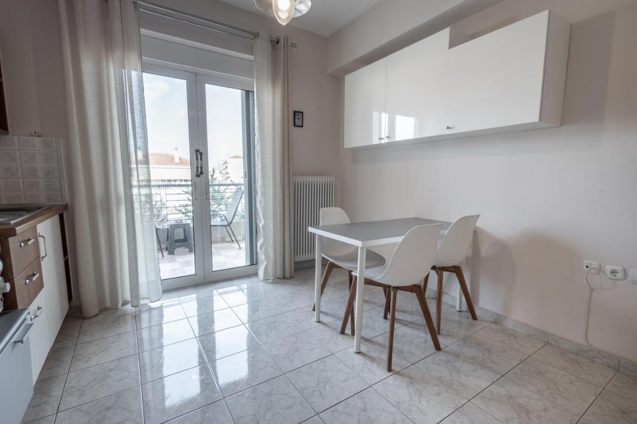 Central Apartment With Parking Larissa Exterior photo