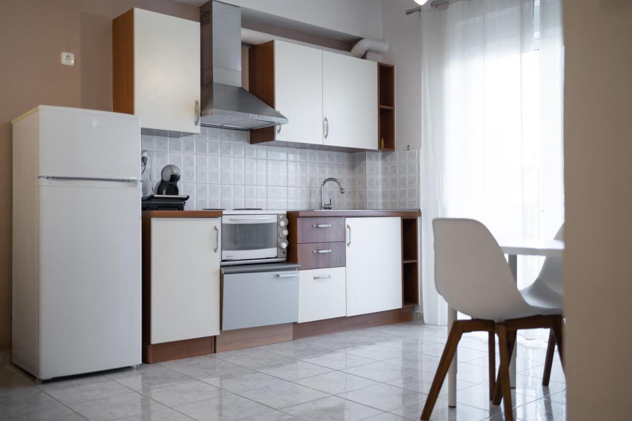 Central Apartment With Parking Larissa Exterior photo