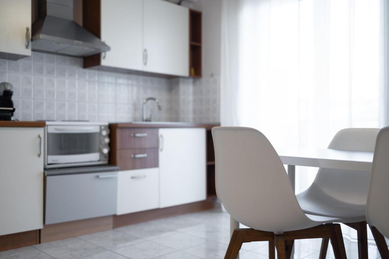 Central Apartment With Parking Larissa Exterior photo